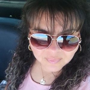 Meet your Posher, Michele